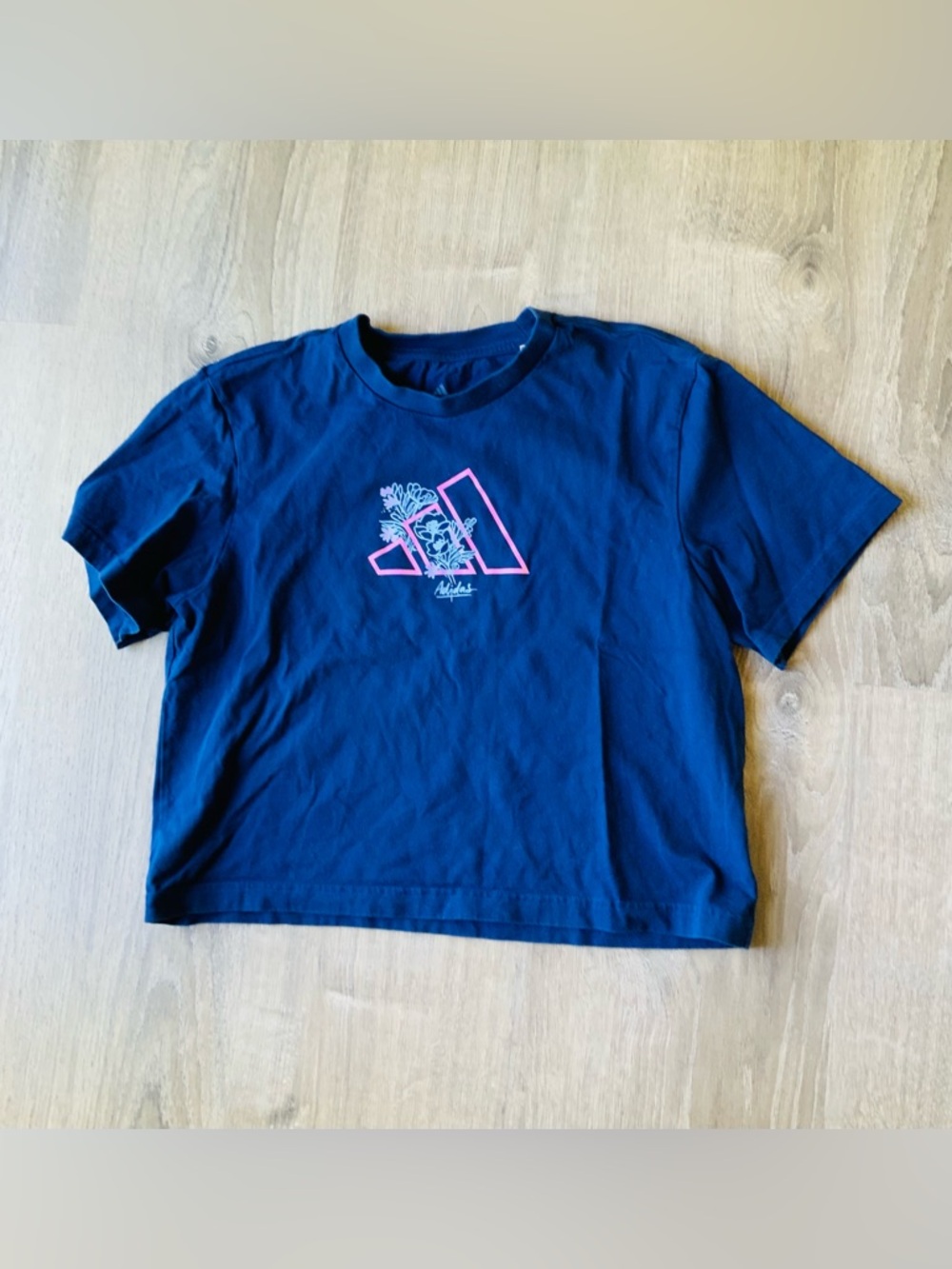 Adidas Cropped Graphic Tee Women's Small